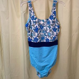 Lands End Tugless Tank one piece bathing suit